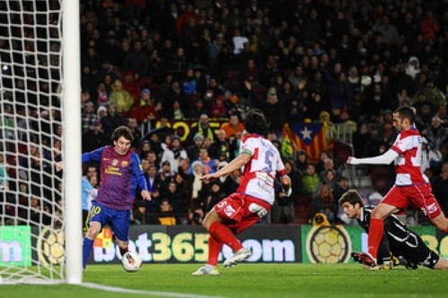 10 - Số trận ghi bàn liên tiếp ở La Liga. Từ 19/2/2012 tới 14/4/2012, và Messi ghi 23 bàn trong 10 trận đấu đó.